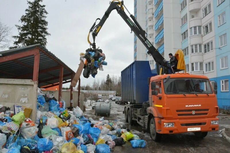 Вывоз бытового мусора в Новом Уренгое с погрузкой в октябре
