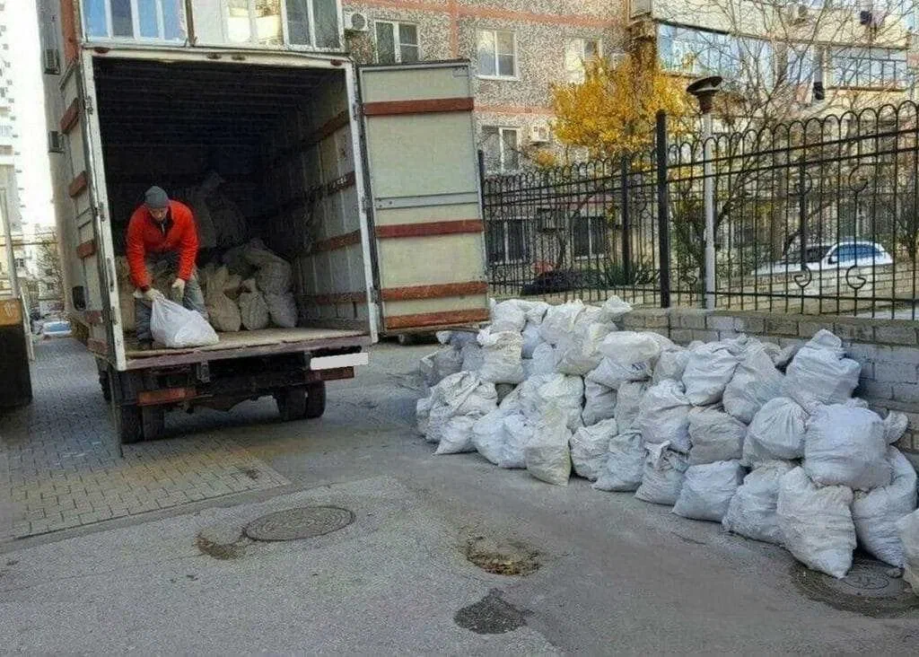 Вывоз мусора после переезда в Новом Уренгое в октябре