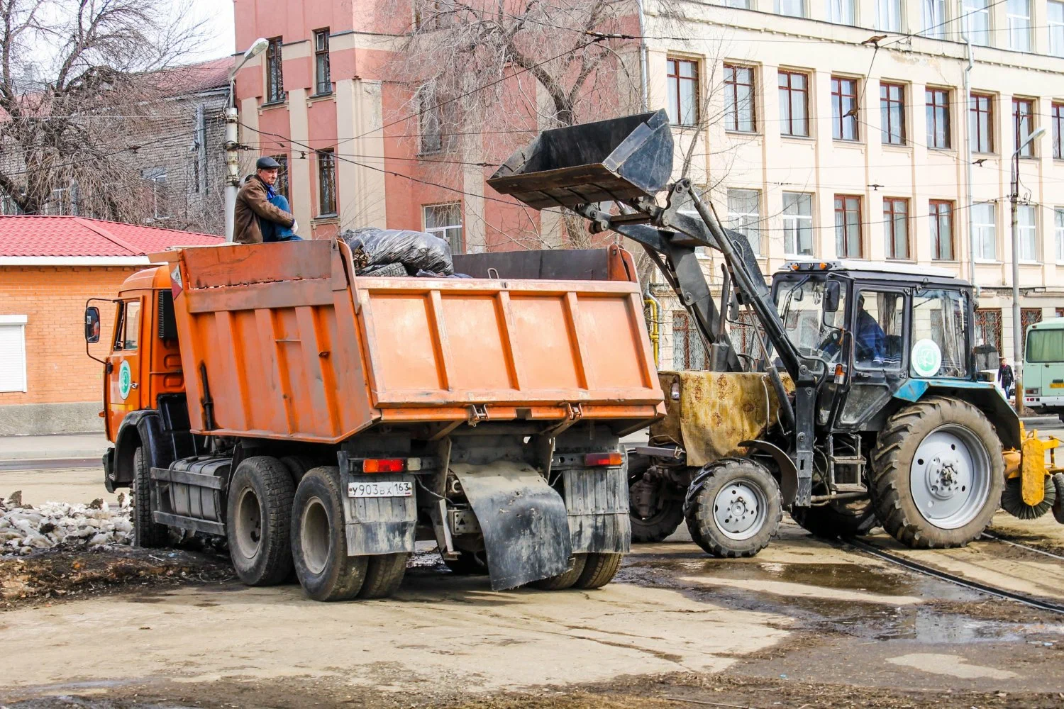 Вывоз мусора Камазом в Новом Уренгое – аренда и заказ Камаза 10 тонн от 2444 руб. в ПроМусор