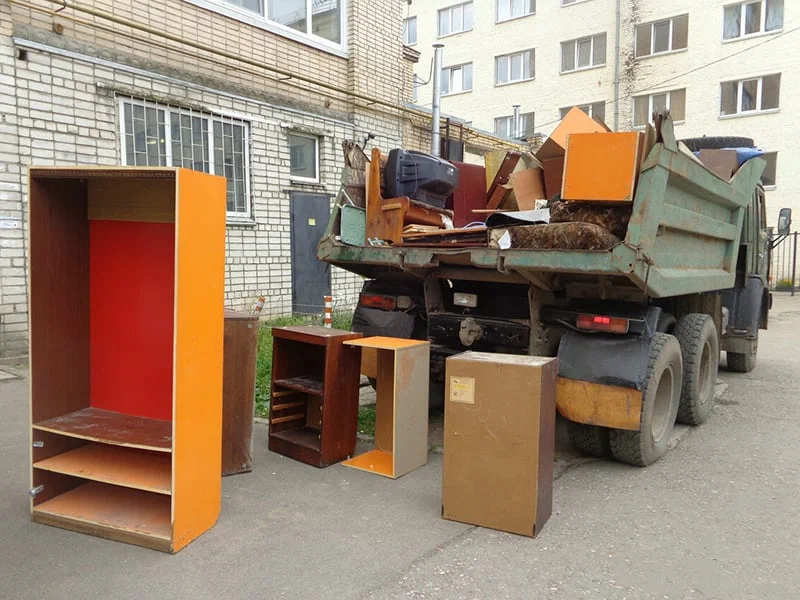 Вывоз шкафа в Новом Уренгое от ПроМусор — недорого, демонтаж, утилизация, вывоз из квартиры от 884 руб