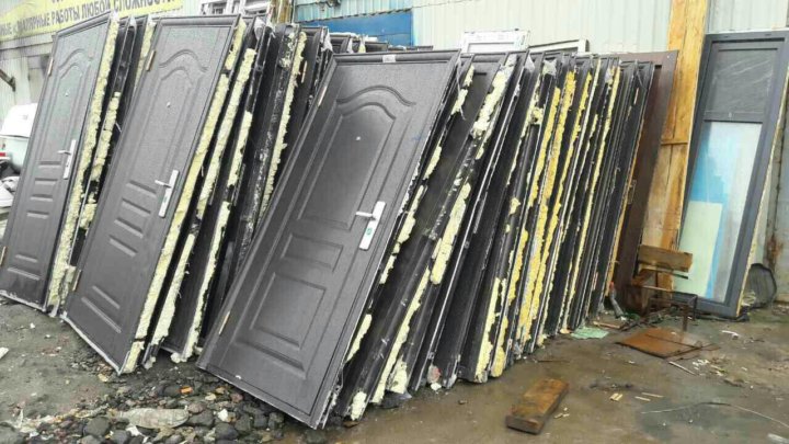 Вывоз металлических дверей с утилизацией в Новом Уренгое в октябре