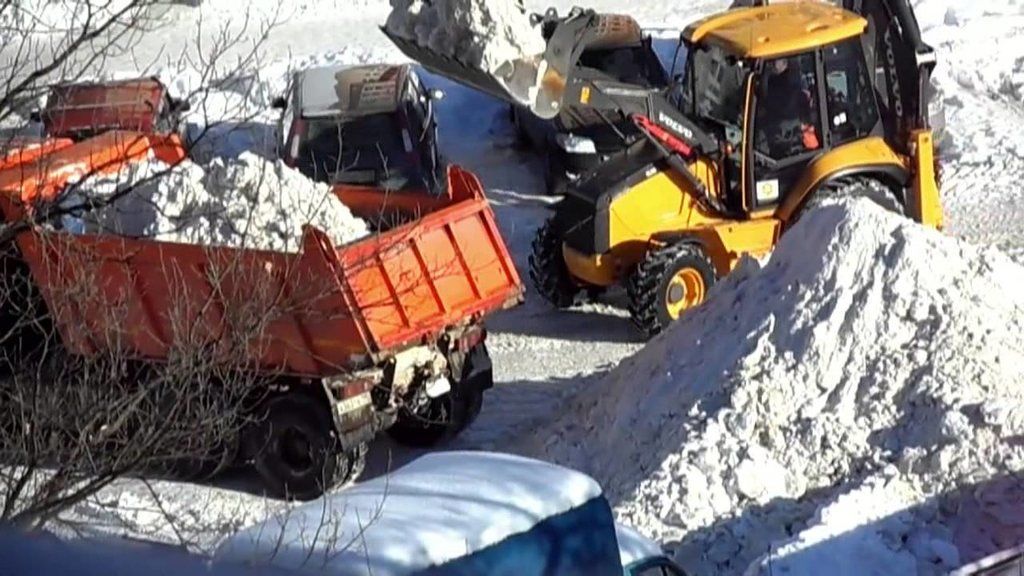 Вывоз снега с погрузкой в Новом Уренгое для организаций и частных лиц в октябре