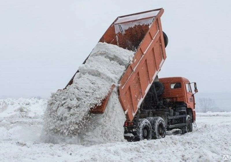 Вывоз снега самосвалами в Новом Уренгое от ПроМусор - КАМАЗ, ЗИЛ, цена от 3119 руб